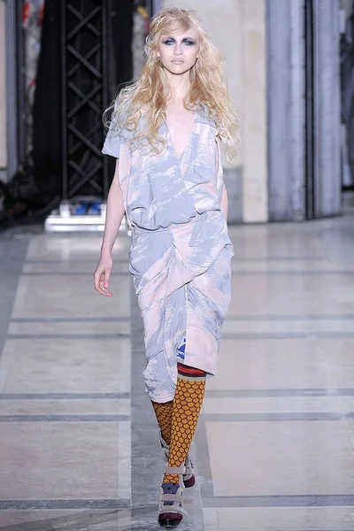 Look 2